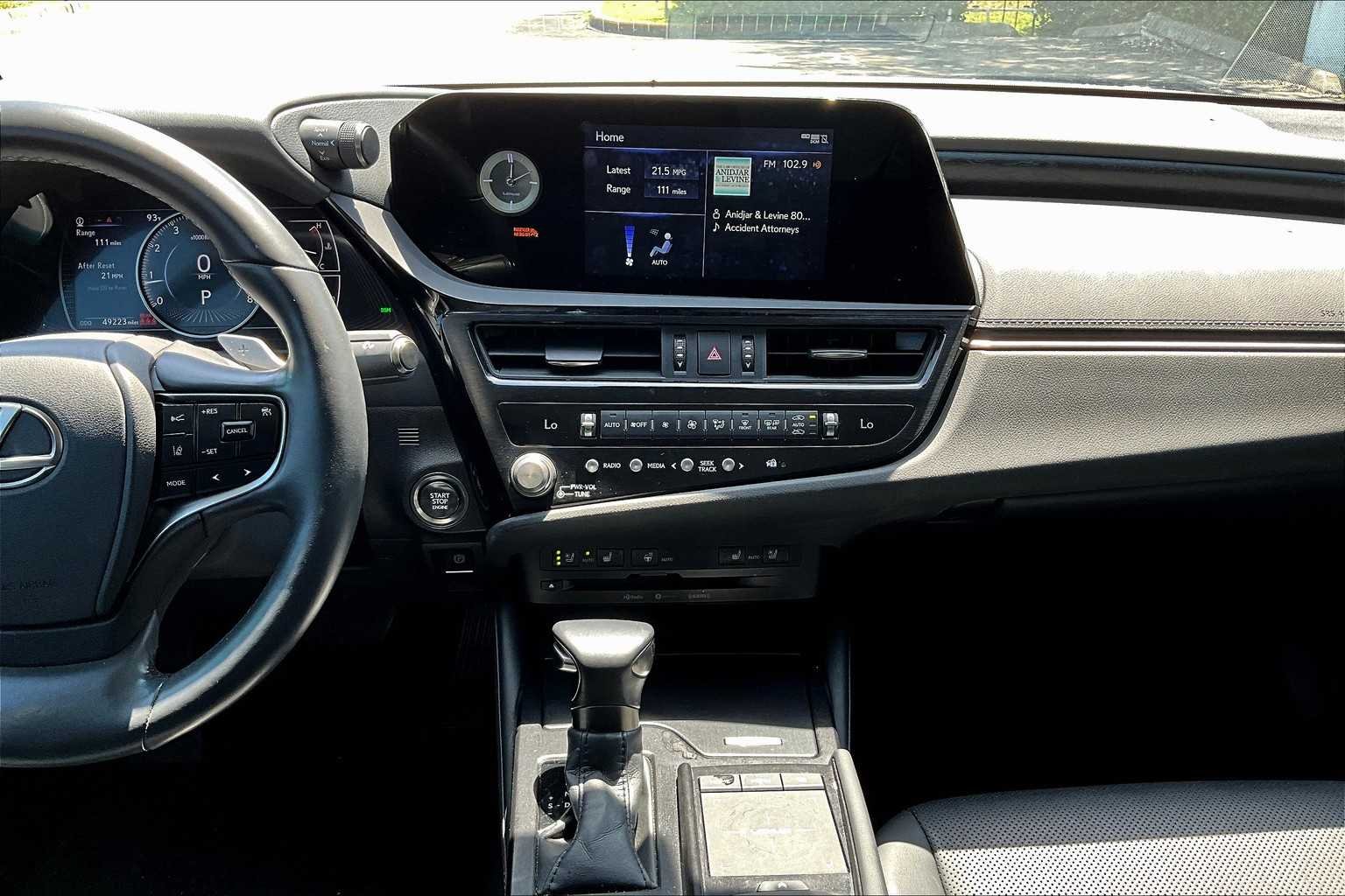 Used 2022 Eminent White Pearl Lexus  image 7
