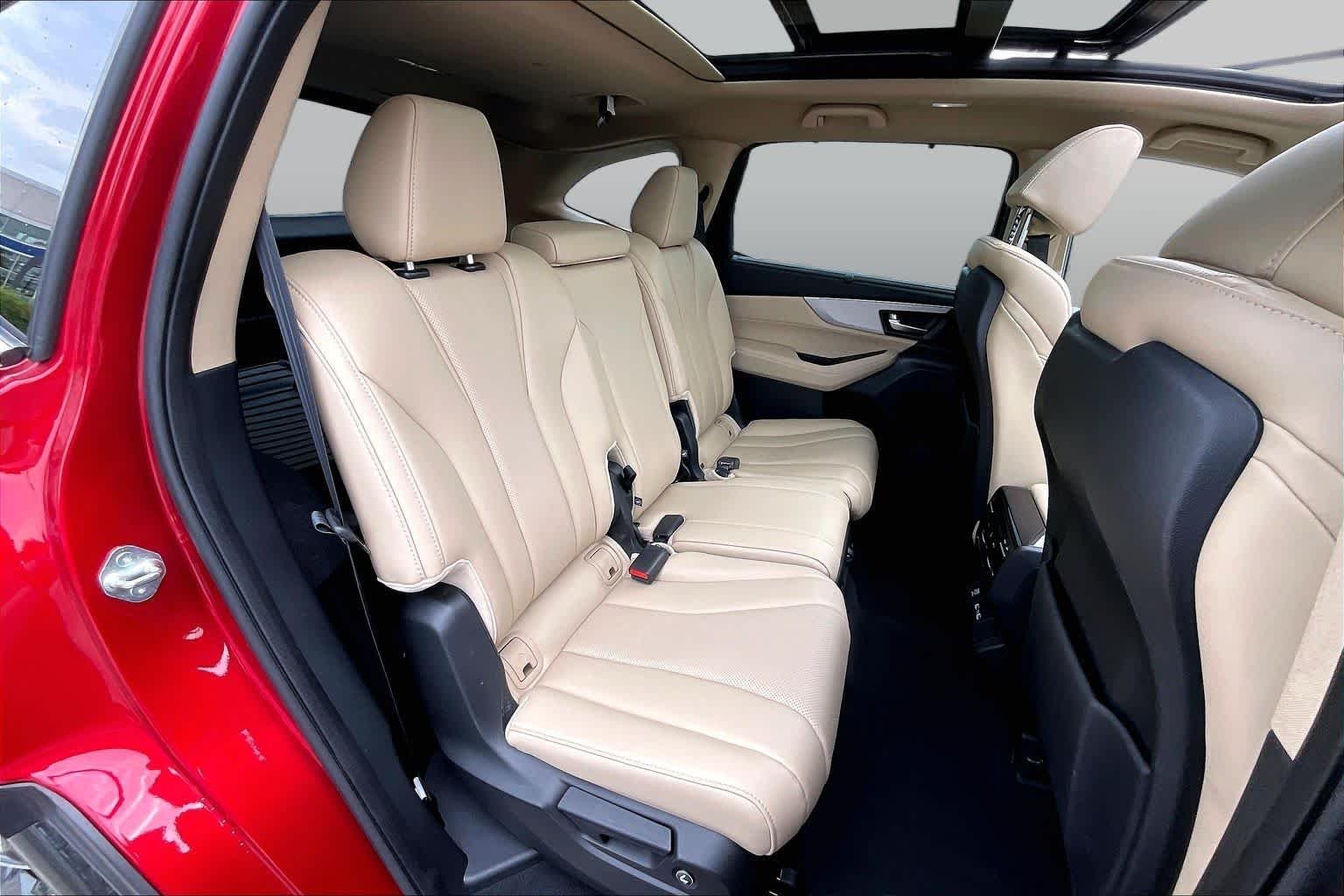 Used 2023 RED Acura w/Technology Package image 18