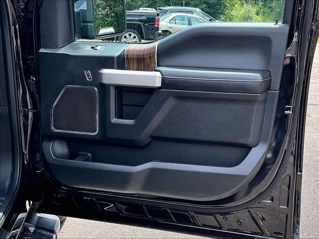Used 2020 Black Metallic Ford Lariat image 12