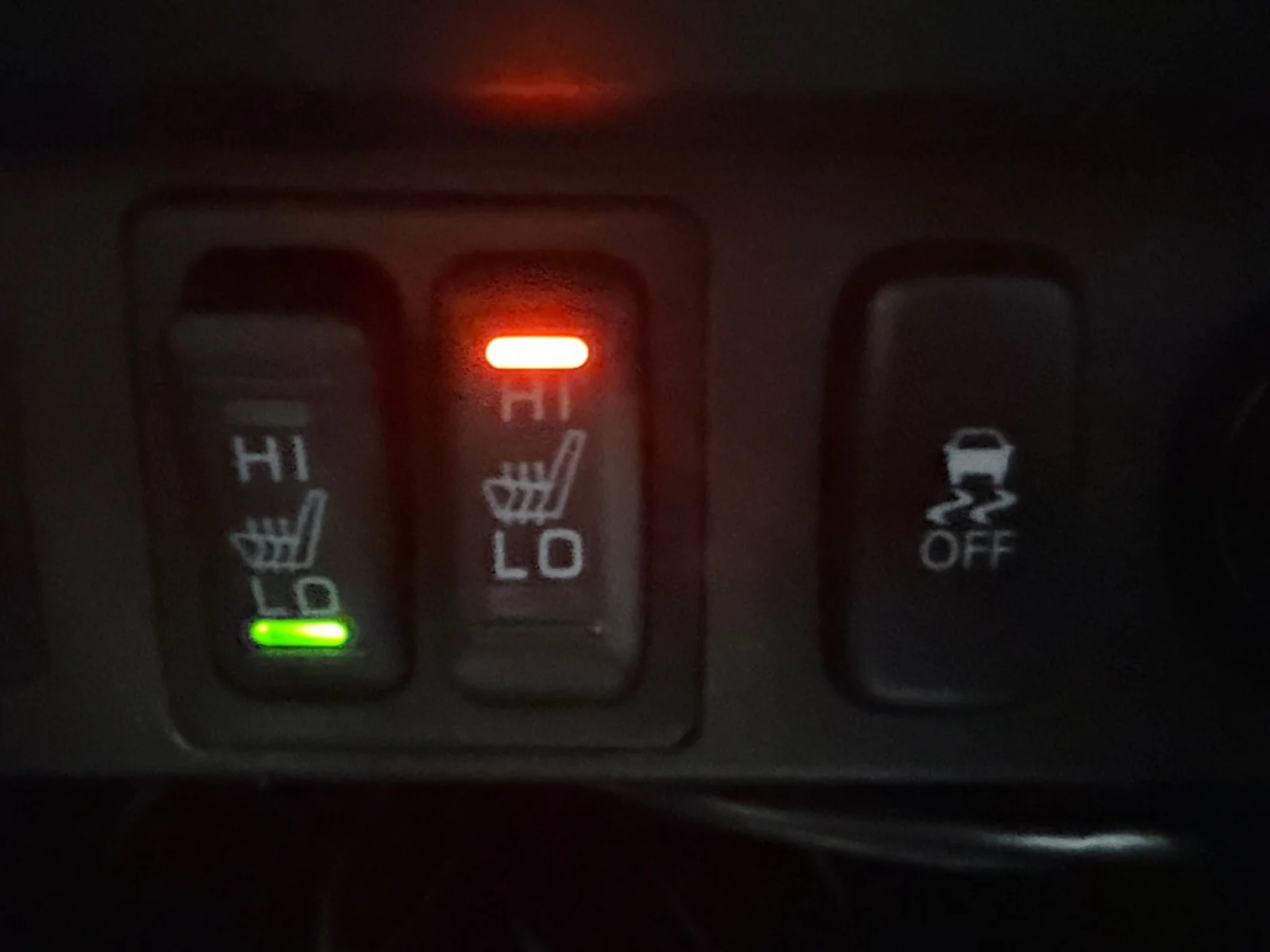 Used 2021 Octane Blue Metallic Mitsubishi LE image 25