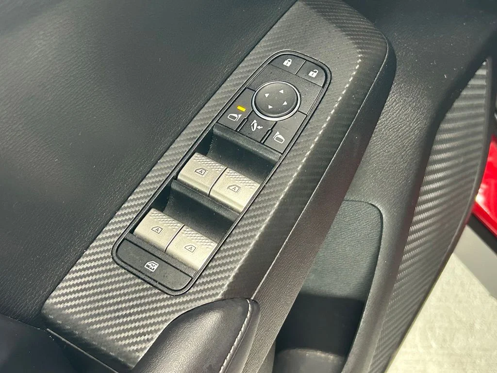 Used 2024 Diamond Mitsubishi SE Black Edition image 19