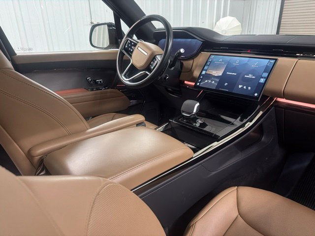Certified Used 2024 Fuji White Land Rover SE image 18