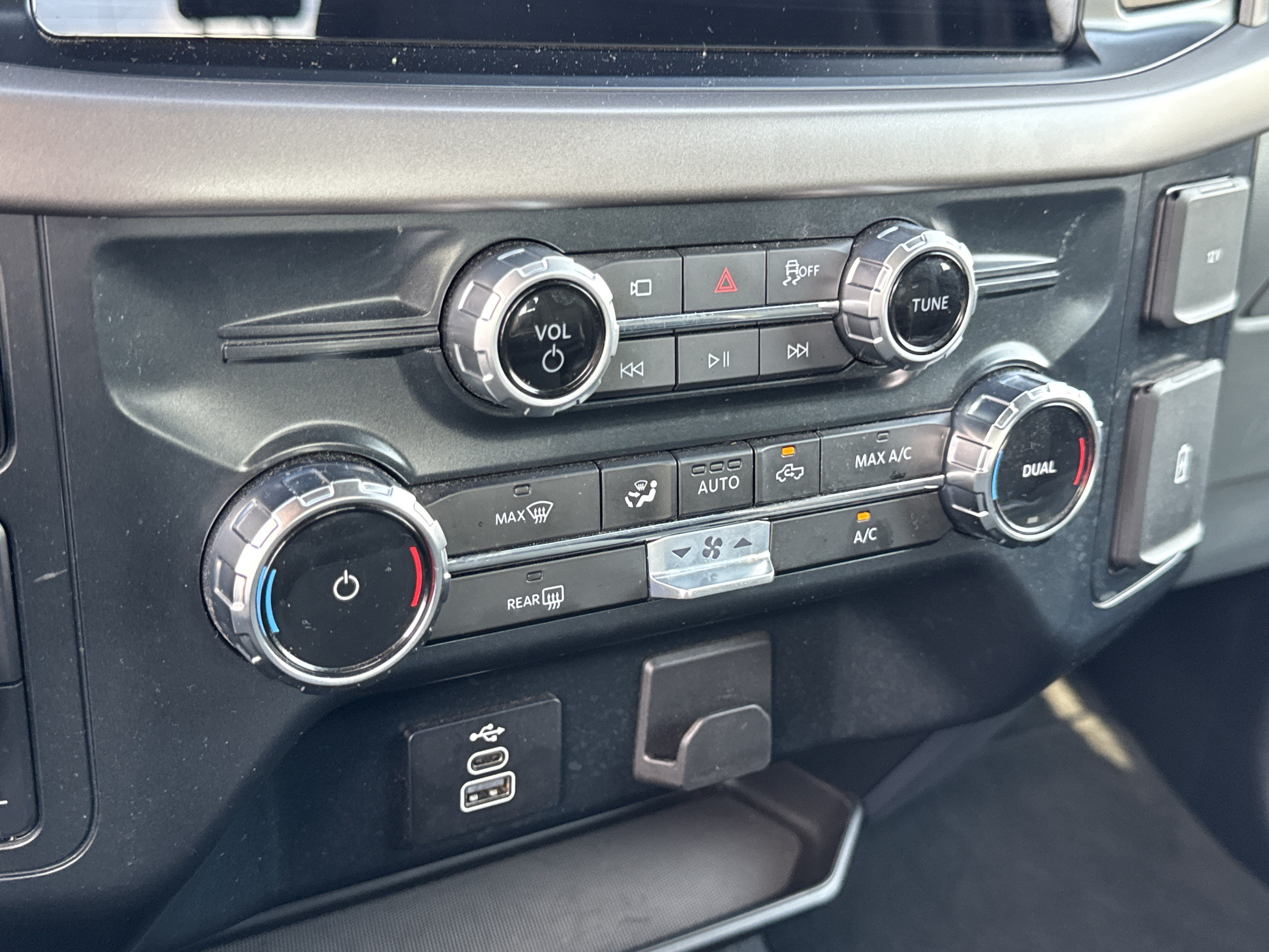2025 Ford F-150 XLT - Photo 30