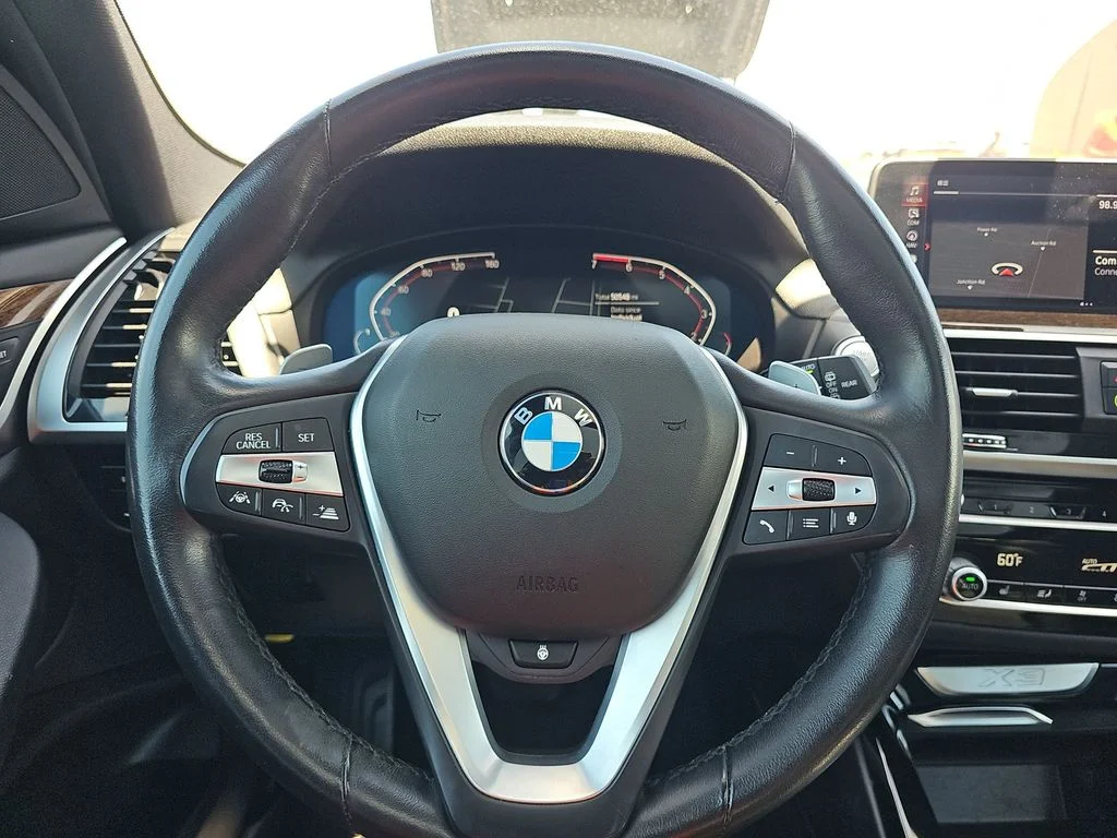 Used 2021 Gray BMW xDrive30i image 3