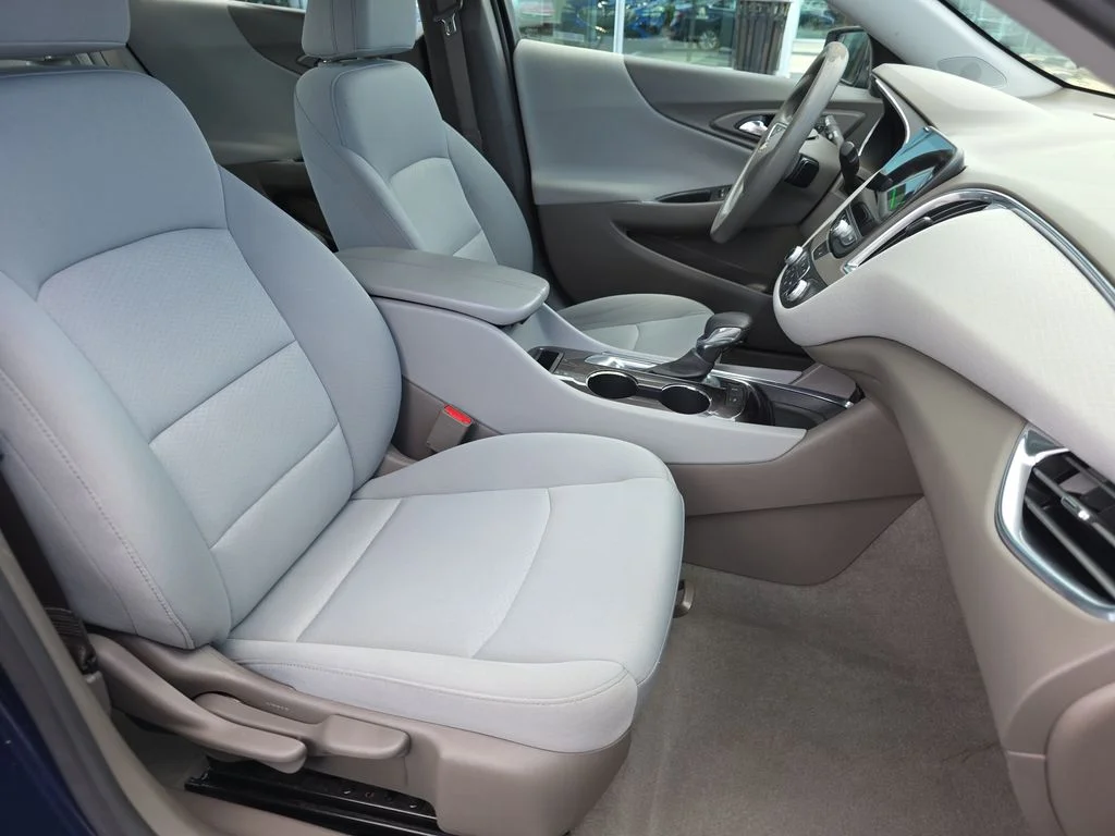 Used 2021 Blue Chevrolet LT image 26