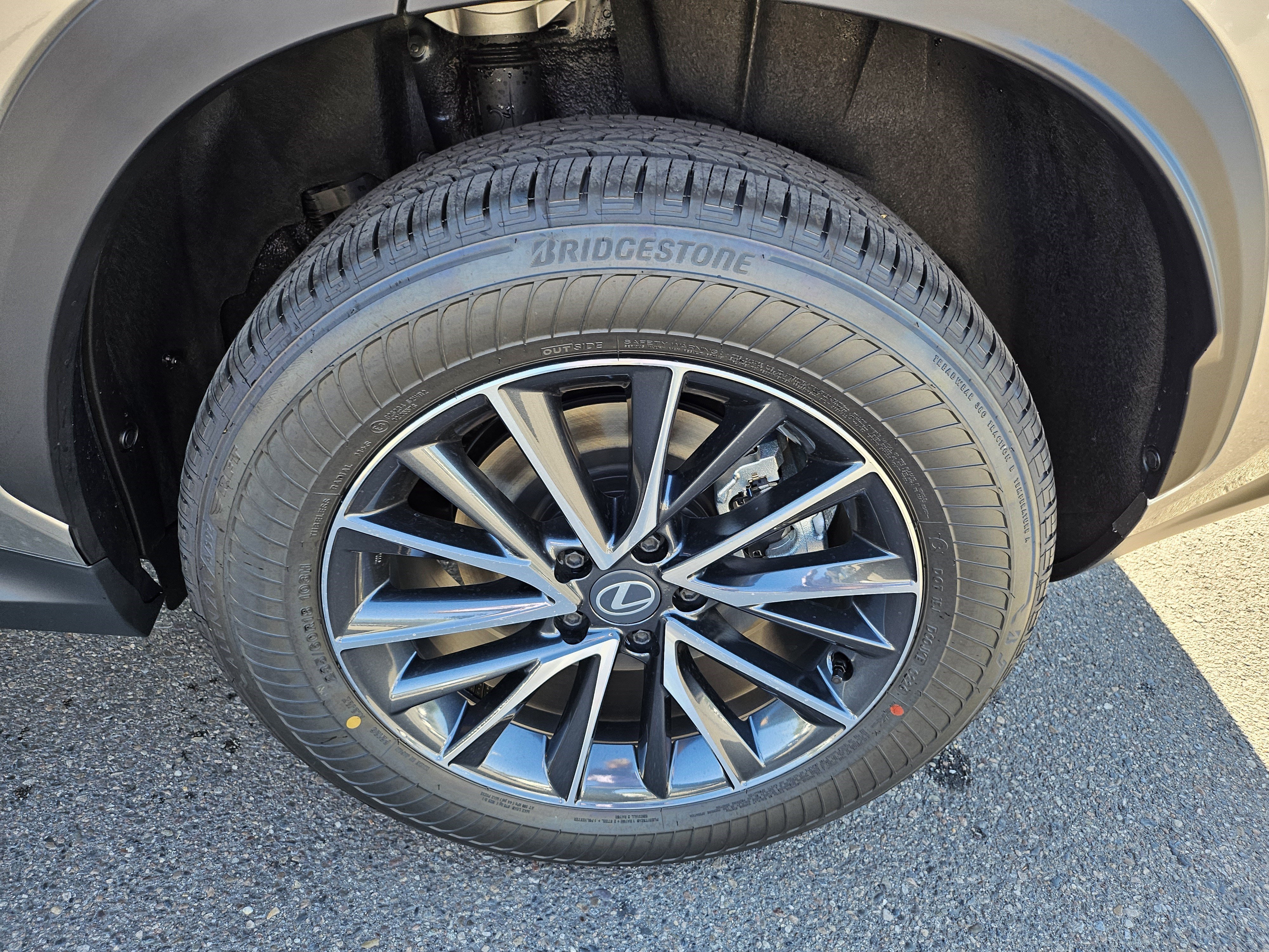 New 2026 Atomic Silver Lexus PREMIUM image 17
