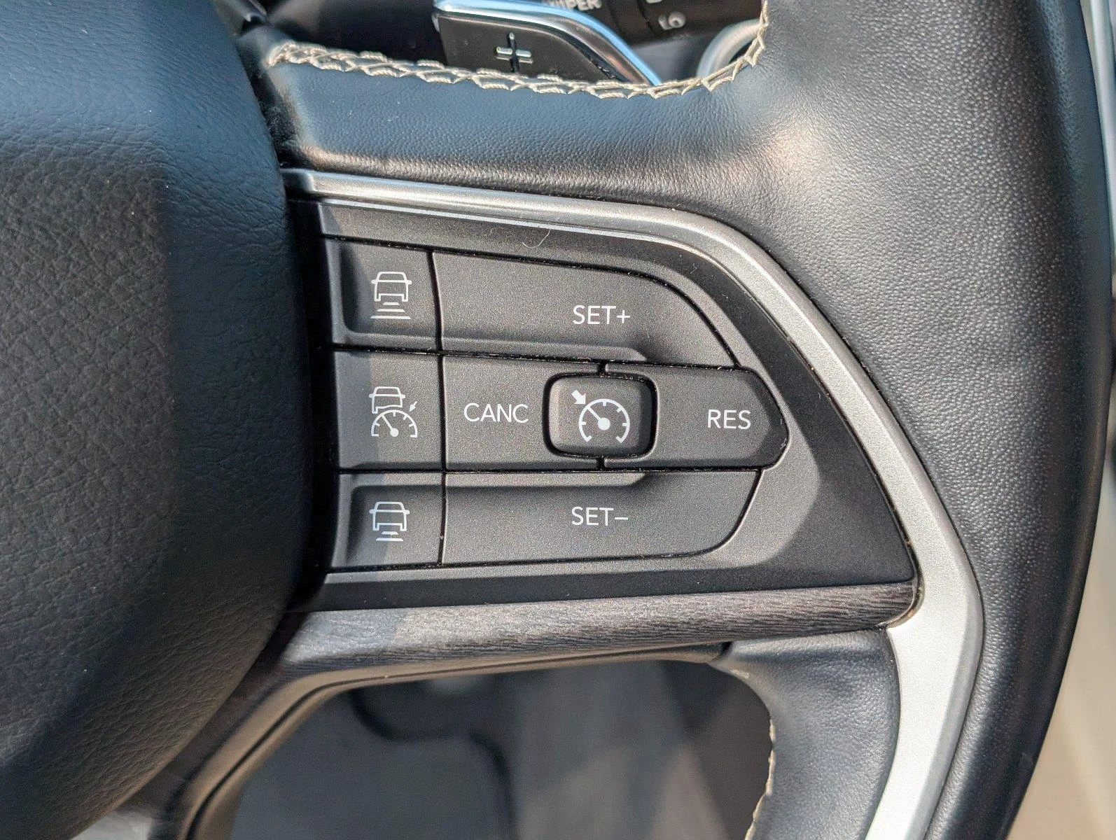 Used 2021 Baltic Gray Metallic Clearcoat Jeep Limited image 29