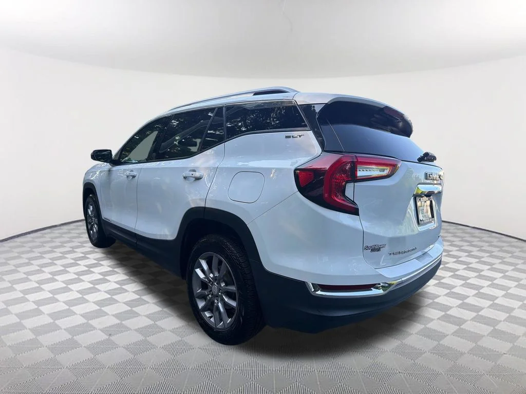 Used 2022 White GMC SLT image 7