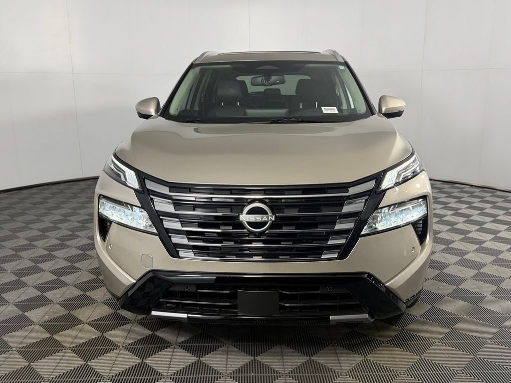 Used 2025 Gold Nissan Platinum image 6