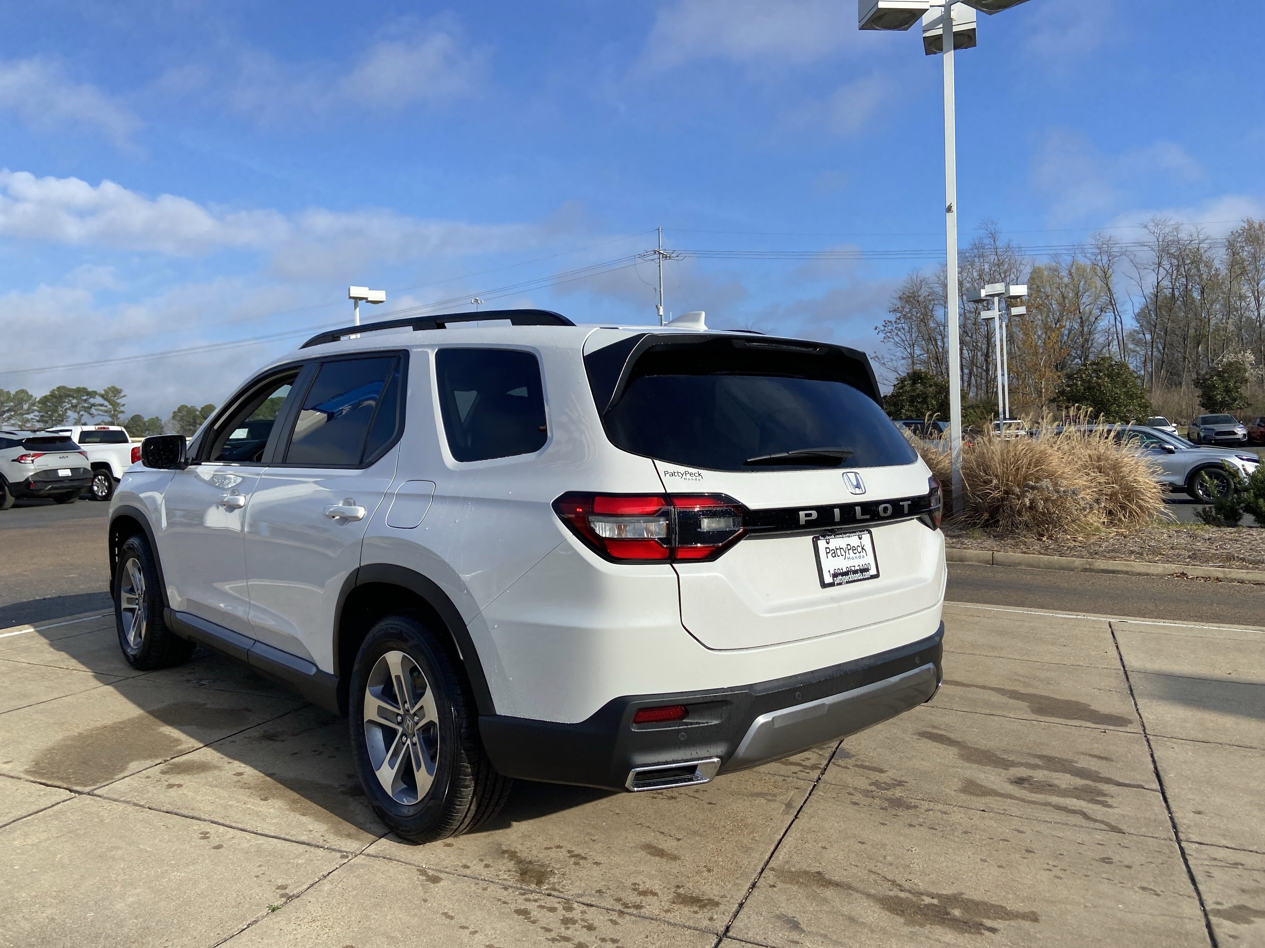 New 2026 Platinum White Pearl Honda EX-L image 8