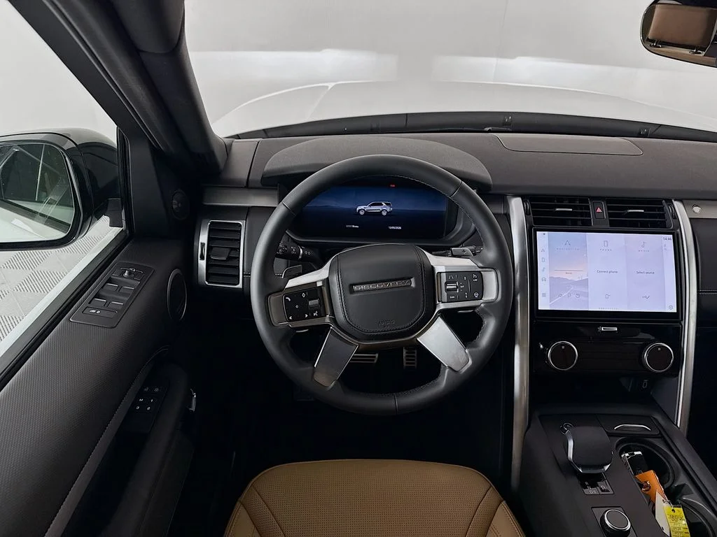 New 2026 Fuji White Land Rover Dynamic SE image 23