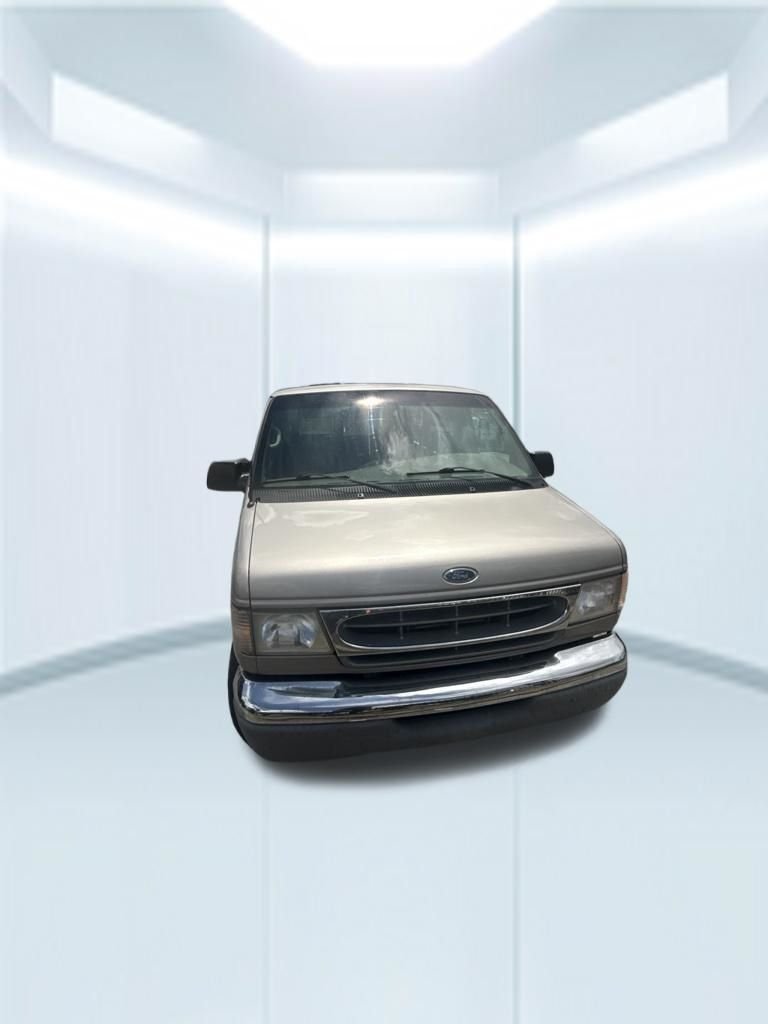 Used 2001  Ford RV image 4