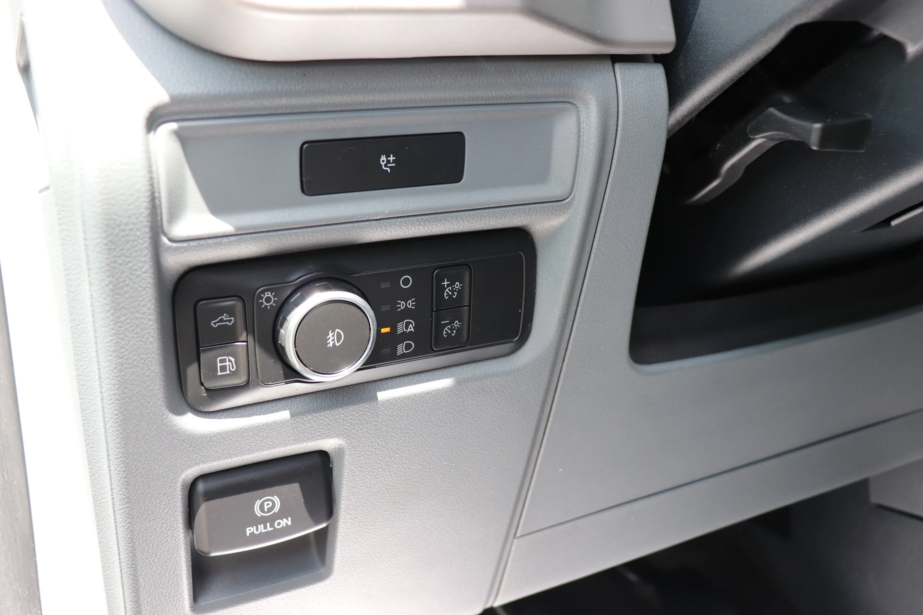 Used 2022 Gray Ford XLT 4WD SuperCrew 5.5