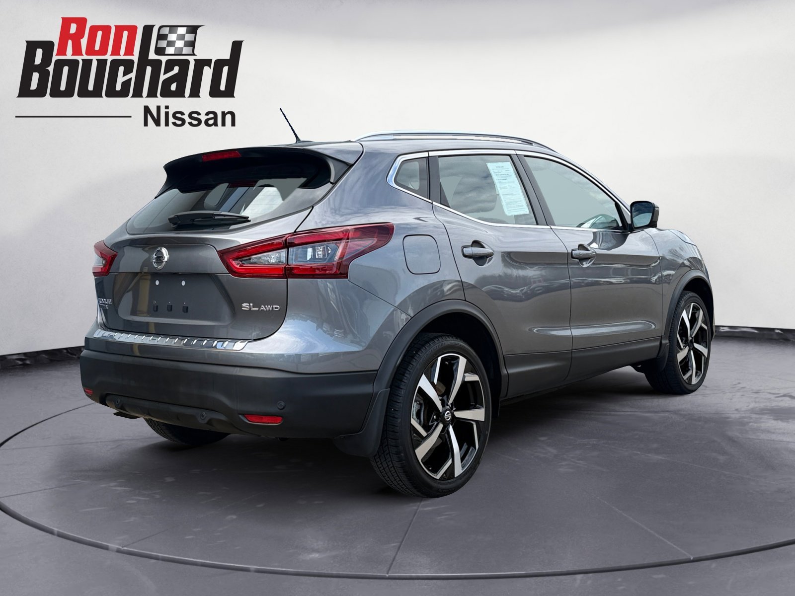 View vehicle photo 2