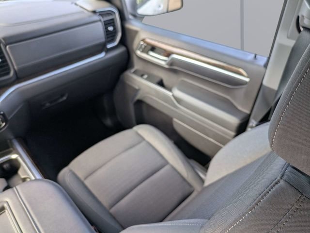 Used 2022 White GMC Elevation image 17