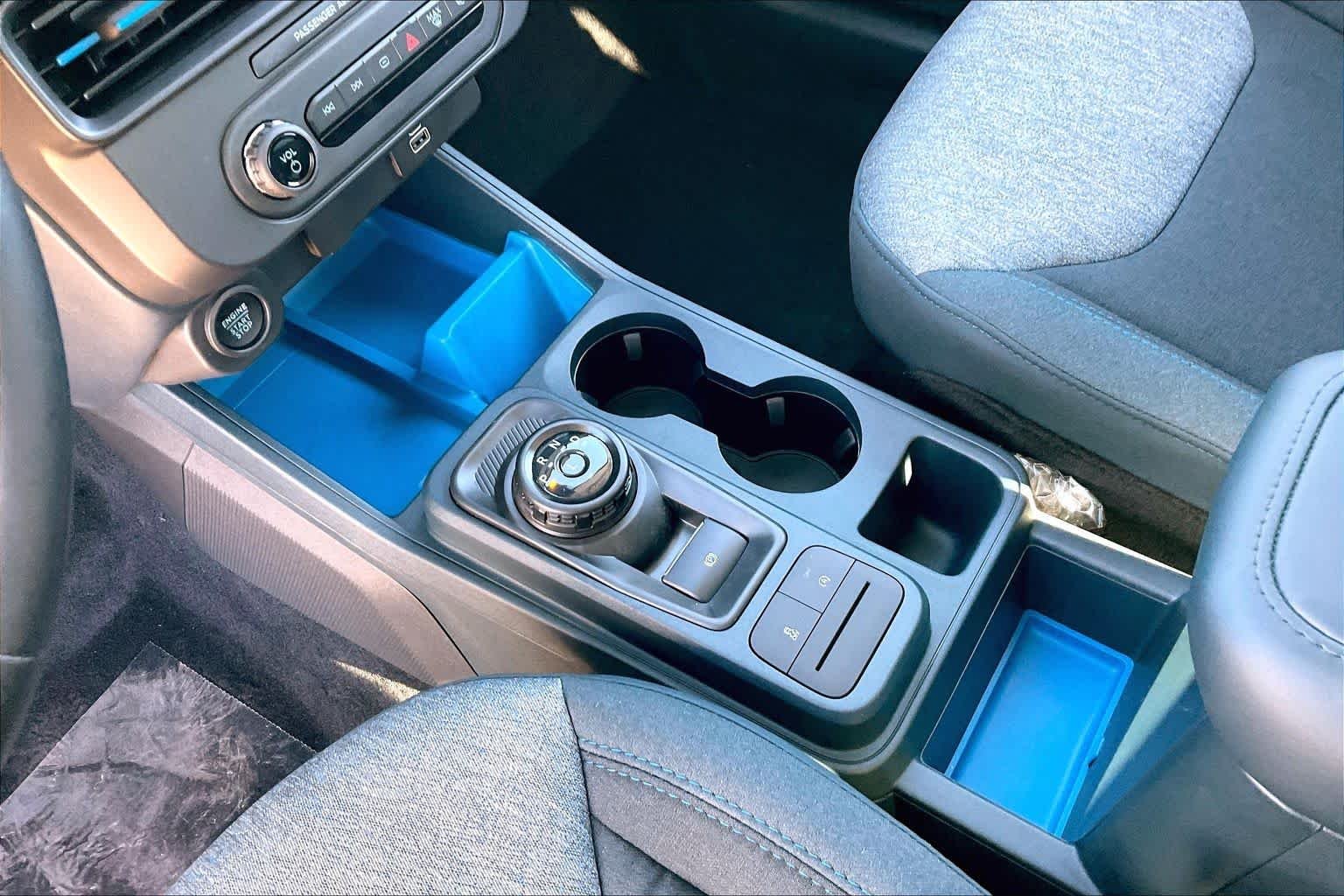 New 2026 Oxford White Ford XLT image 7