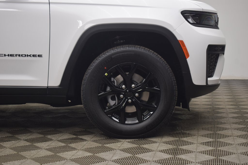 New 2026 Bright White Clear-Coat Exterior Paint Jeep Altitude image 7