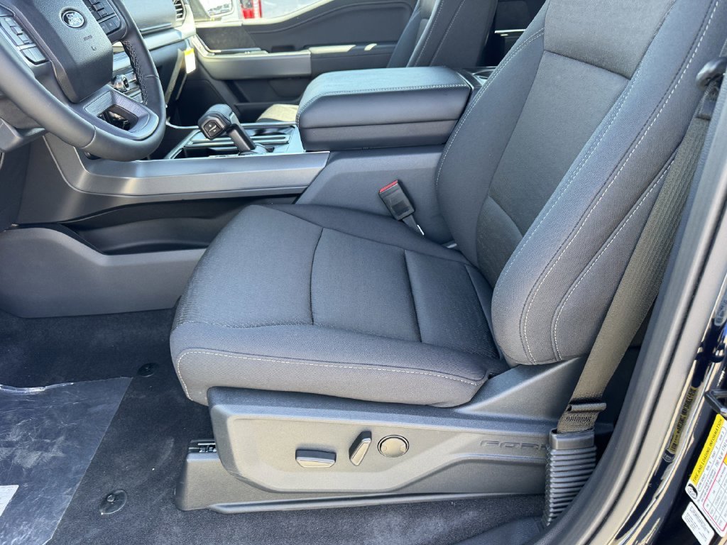 New 2026 Antimatter Blue Metallic Ford XLT image 17