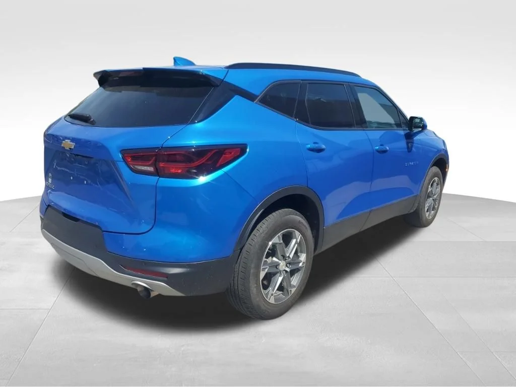 Used 2024 Blue Chevrolet LT image 5