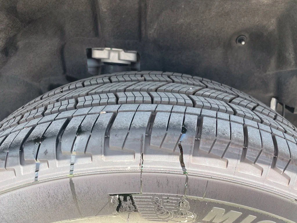 Used 2025 White Jeep Limited image 9