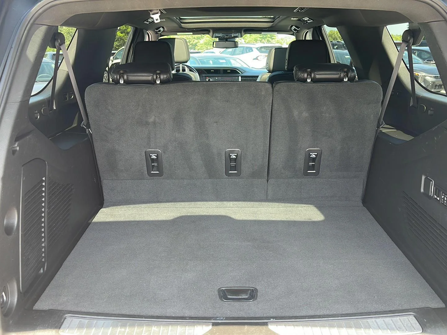Used 2023 Onyx Black GMC Denali image 8