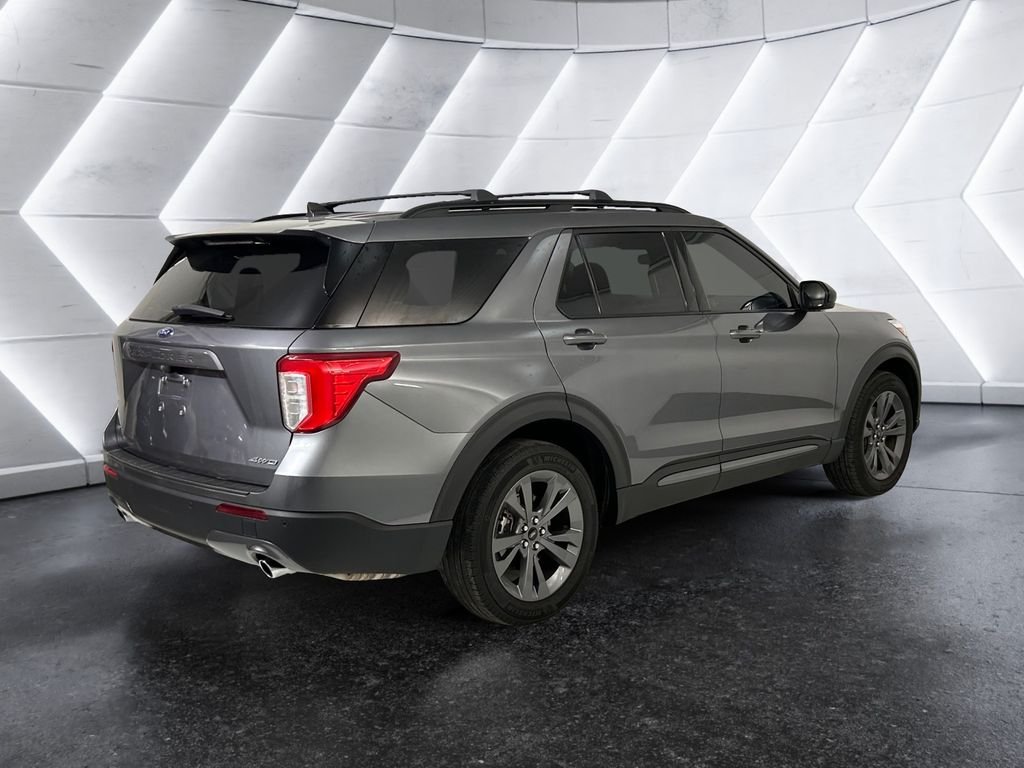 Used 2022 Gray Ford XLT image 4