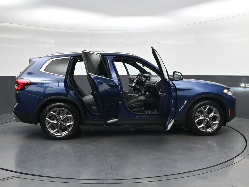 Used 2023 Phytonic Blue Metallic BMW sDrive30i image 34