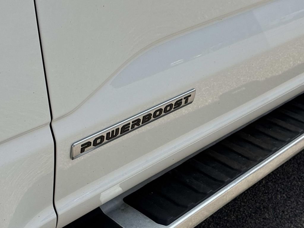 Used 2022 White Ford Lariat image 15