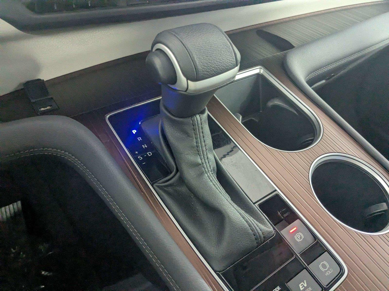 2024 Toyota Sienna XLE - Photo 25