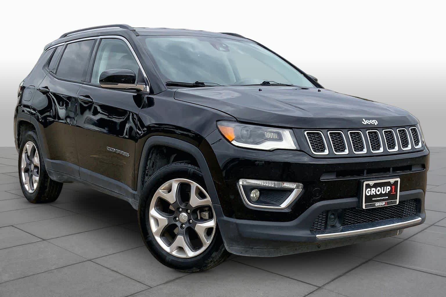 Used 2018 Diamond Black Crystal Pearlcoat Jeep Limited image 2