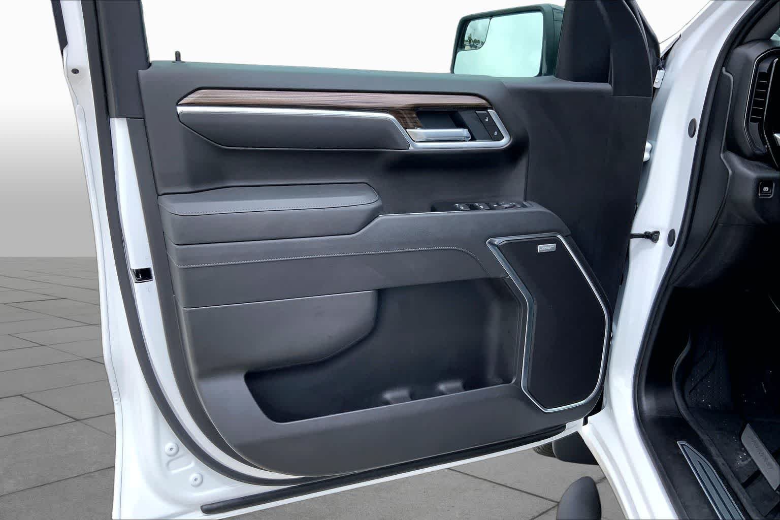 Used 2026 Summit White Chevrolet RST image 23