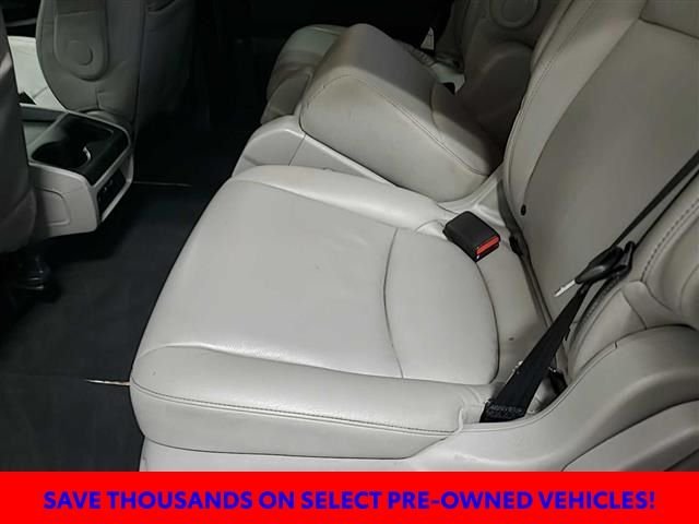 Used 2022 Silver Honda Touring image 14