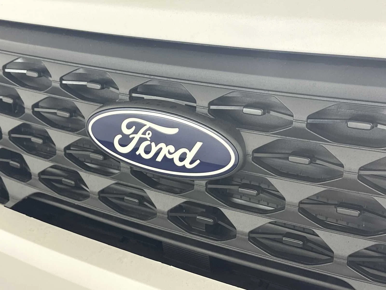 New 2026 Oxford White Ford XLT image 14