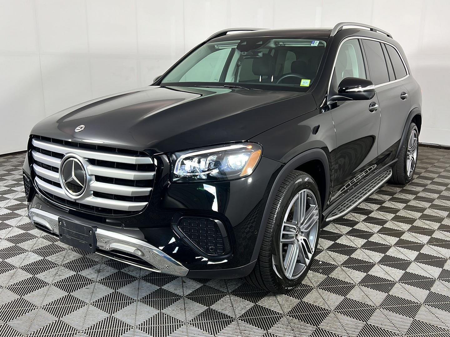 Certified Used 2026 Black Mercedes-Benz GLS 450 image 35