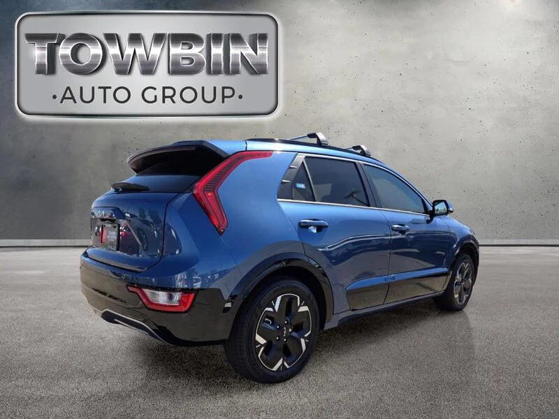 Used 2023 Mineral Blue KIA WIND image 4