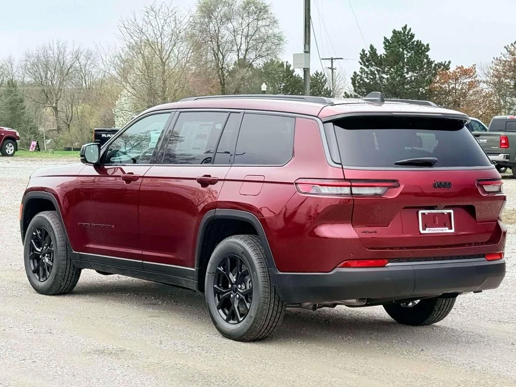 New 2026 Red Jeep Altitude image 8