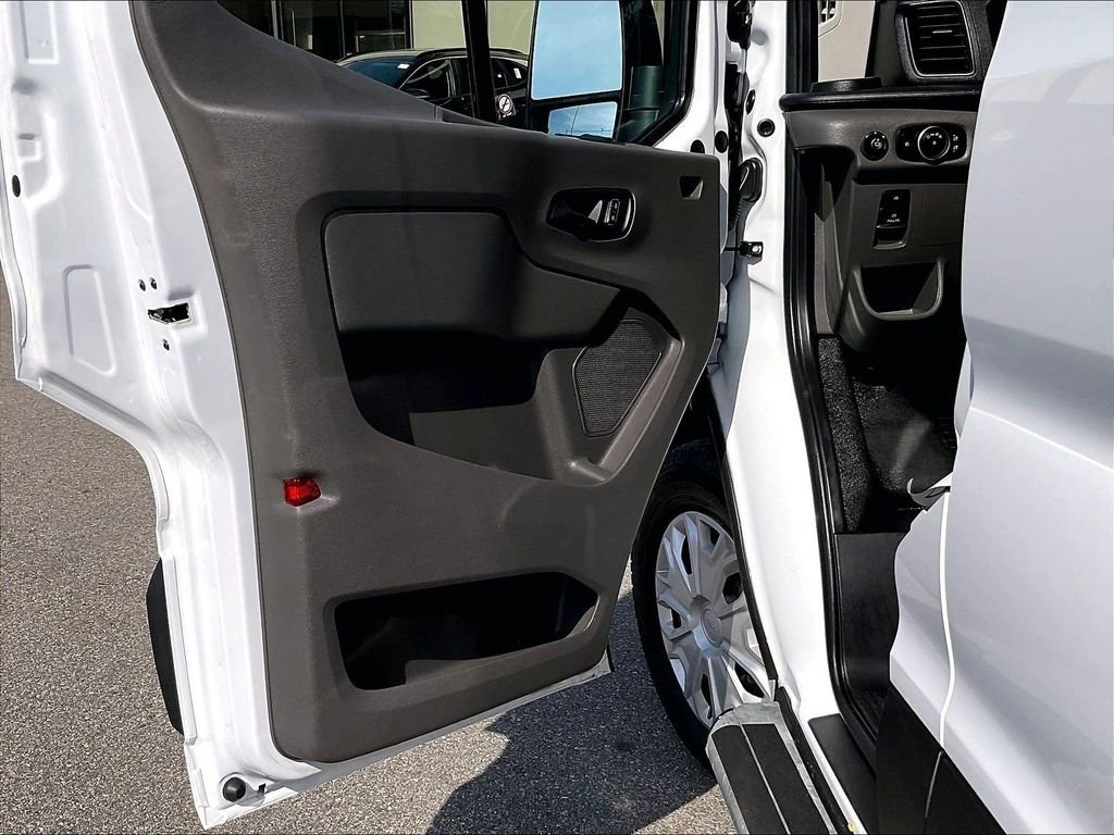 Used 2025 White Ford Base image 9
