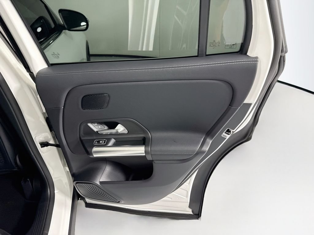 New 2026 Polar White Mercedes-Benz GLA 250 image 27