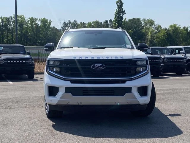 New 2026 Star White Metallic Tri-Coat Ford Platinum image 9