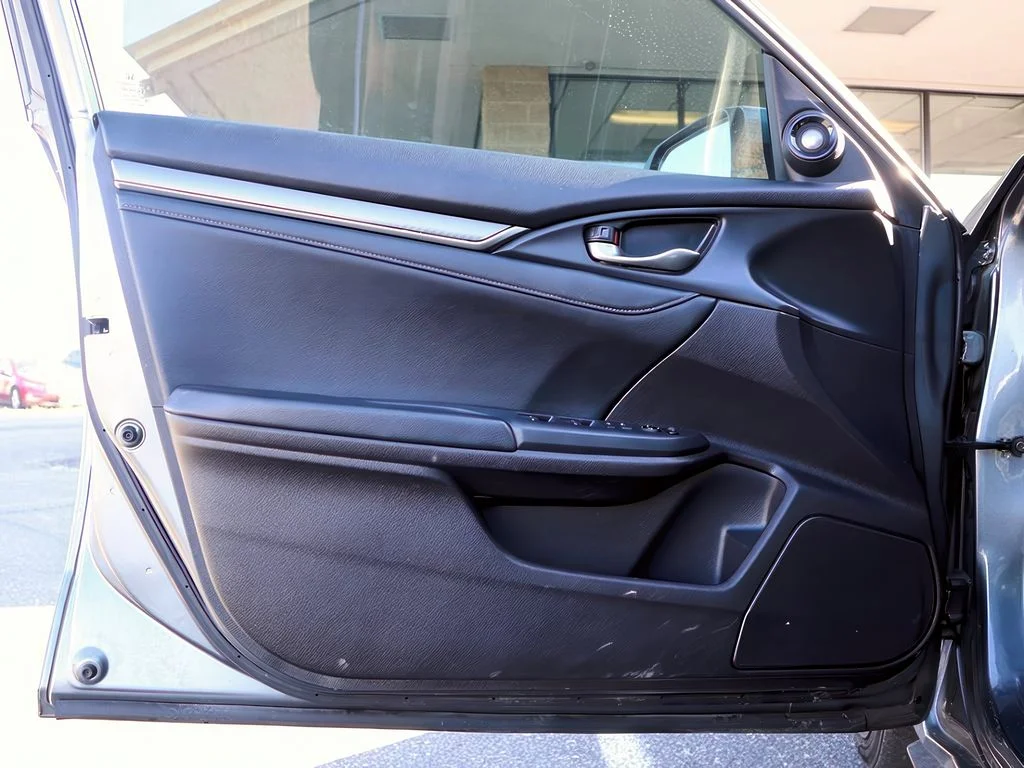 2019 Honda Civic Hatchback Sport Touring - Photo 9