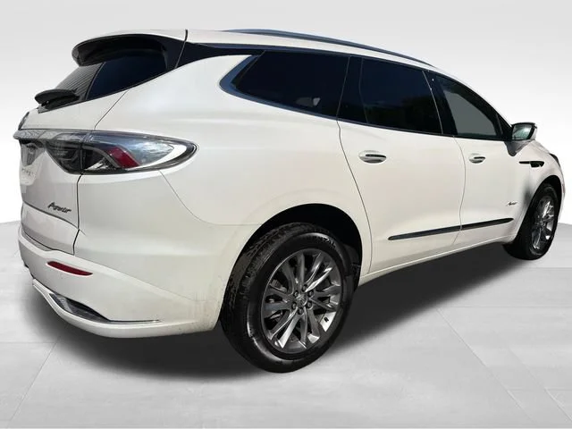 Used 2023 WHITE FROST TRICOAT Buick Avenir image 7