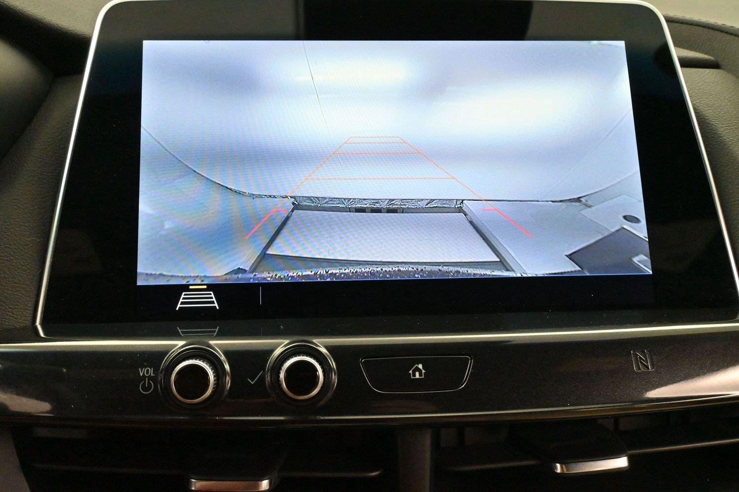 Used 2020 GARNET METALLIC Cadillac Luxury image 22