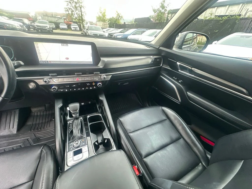Used 2024 Silver Kia LX image 29