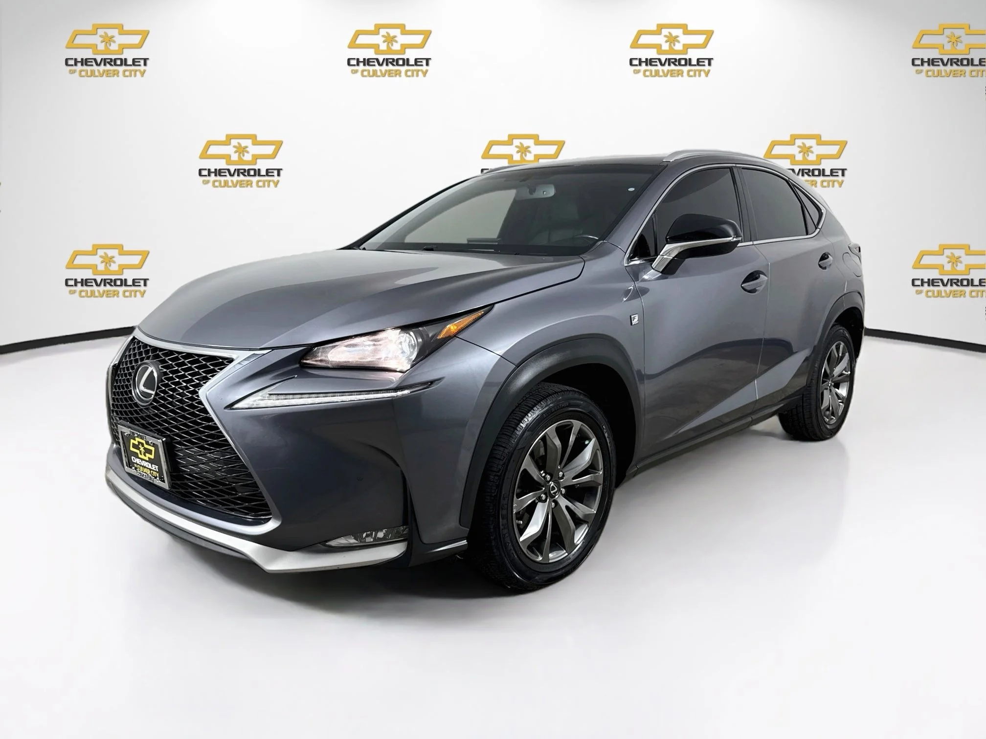 Used 2016  Lexus FWD 4dr image 3