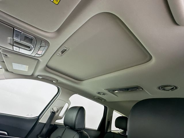 Used 2025 Silver Kia S image 21