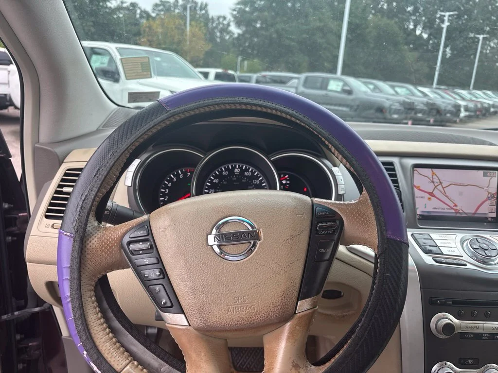 Used 2013 Black Nissan SL image 9