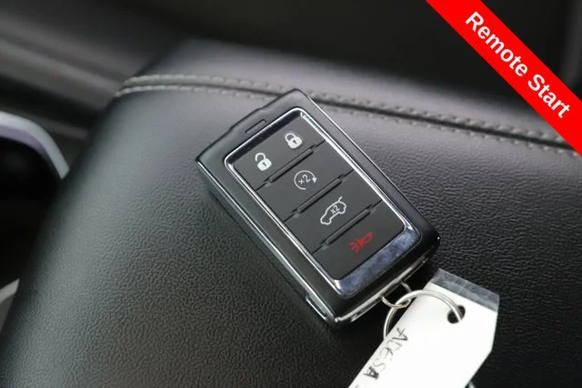 Used 2025 Gray Jeep Altitude image 3