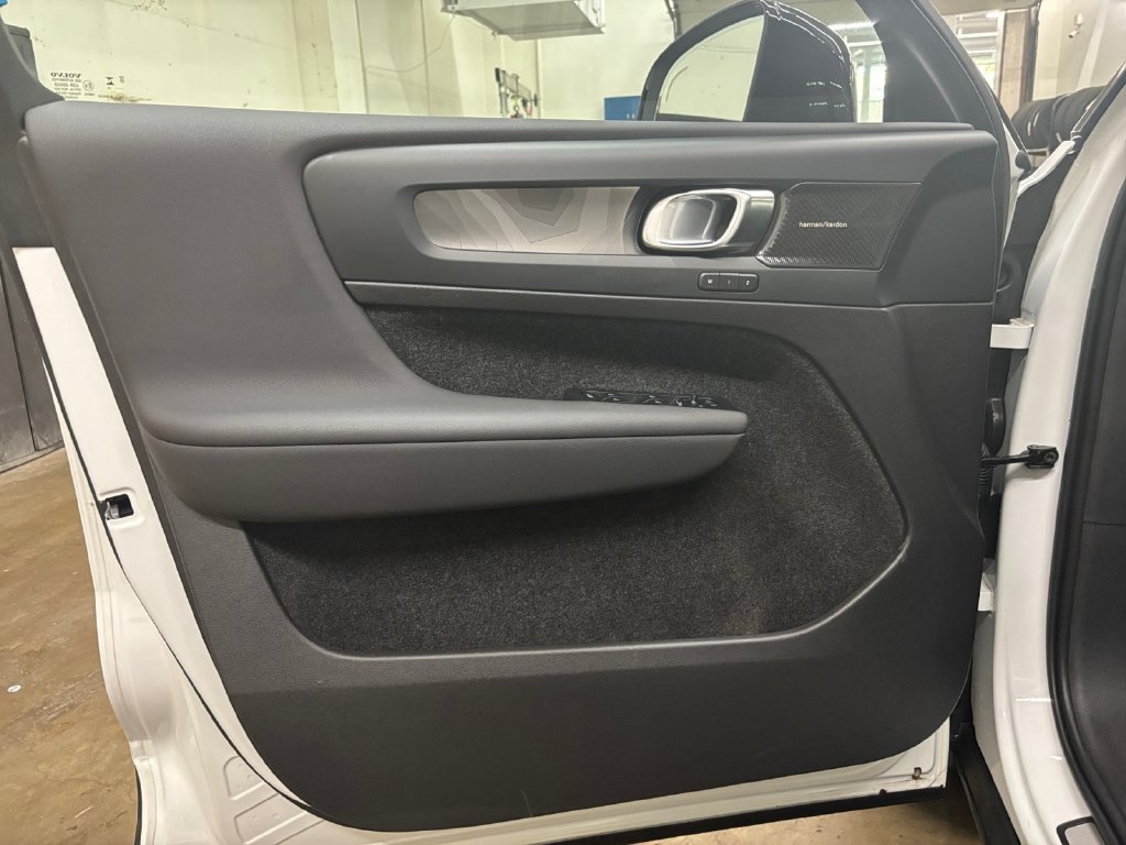 Certified Used 2023 Crystal White Volvo Ultimate image 11
