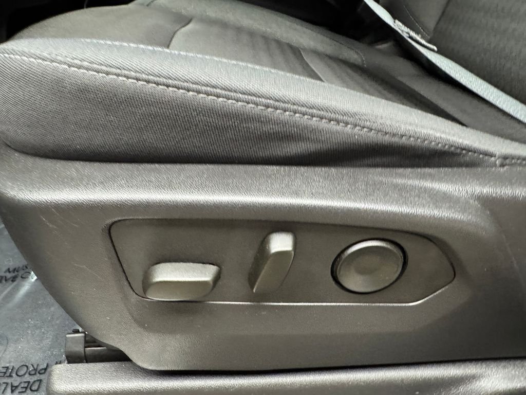 Used 2024 Silver GMC Elevation image 11