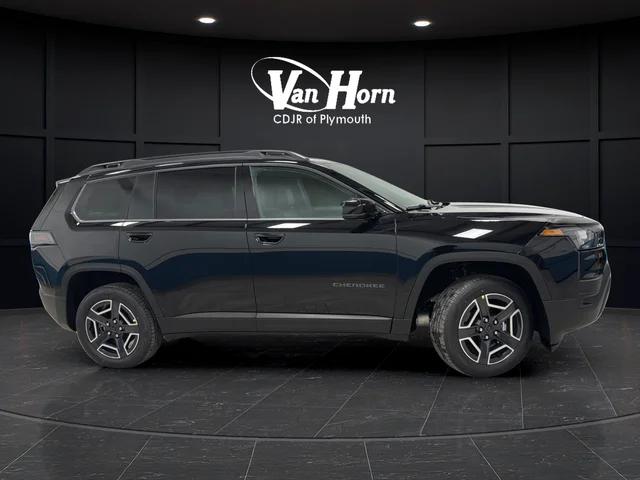 New 2026 Diamond Black Crystal Pearl-Coat Exterior Paint Jeep Limited image 2